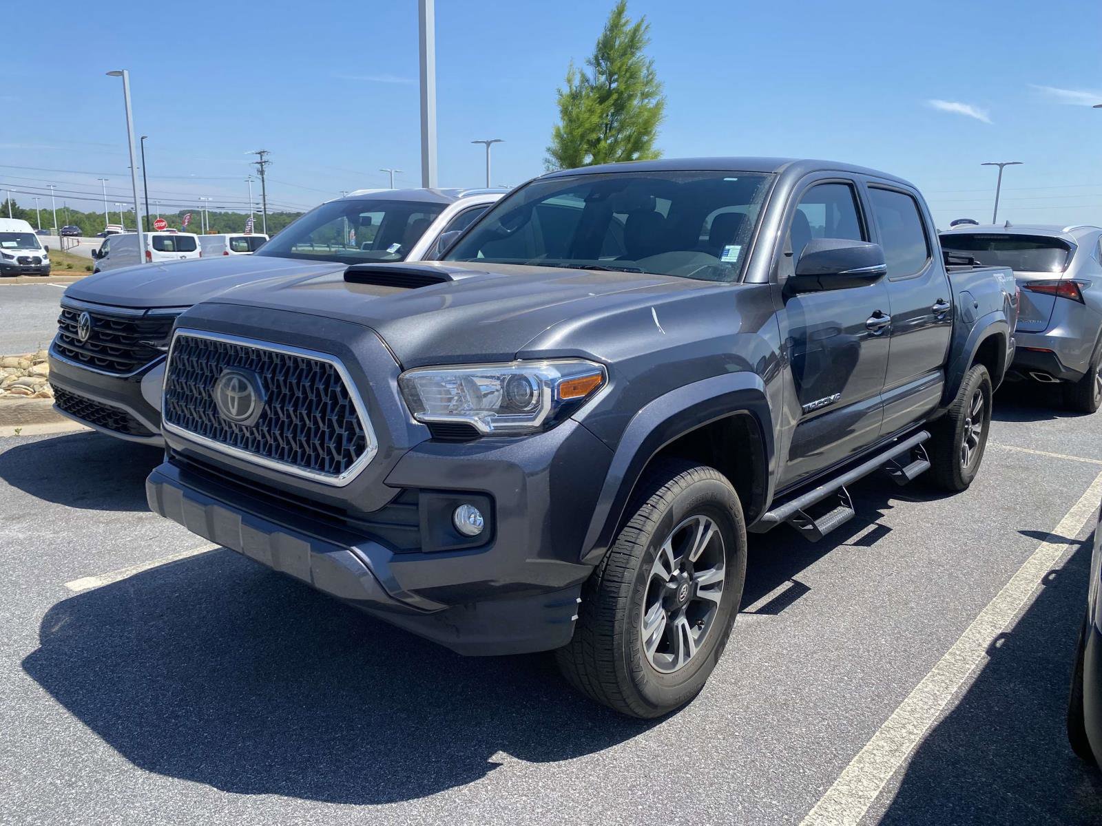 Used 2019 Toyota Tacoma TRD Sport RWD image 3