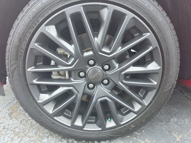 Used 2023 Jeep Compass Limited image 10