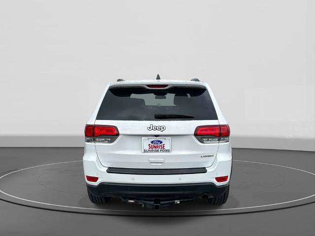 Used 2020 Jeep Grand Cherokee Laredo RWD image 3