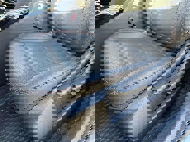 Used 2025 Chevrolet Trax RS w/ Sunroof Package image 17