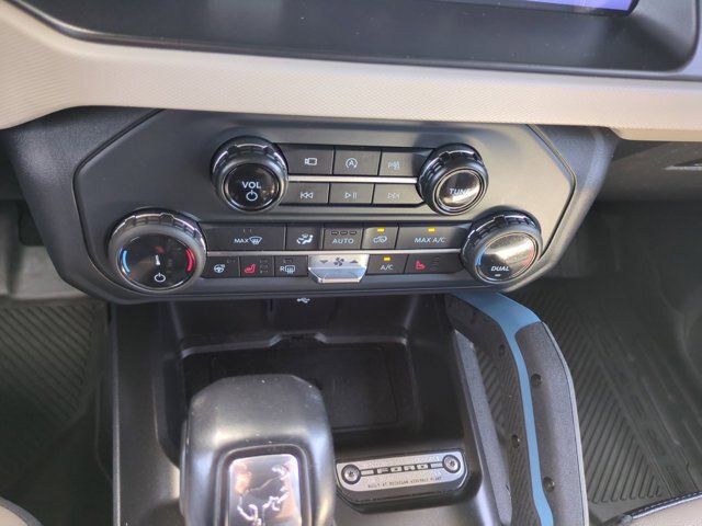 Certified 2022 Ford Bronco Wildtrak AWD/4WD image 25