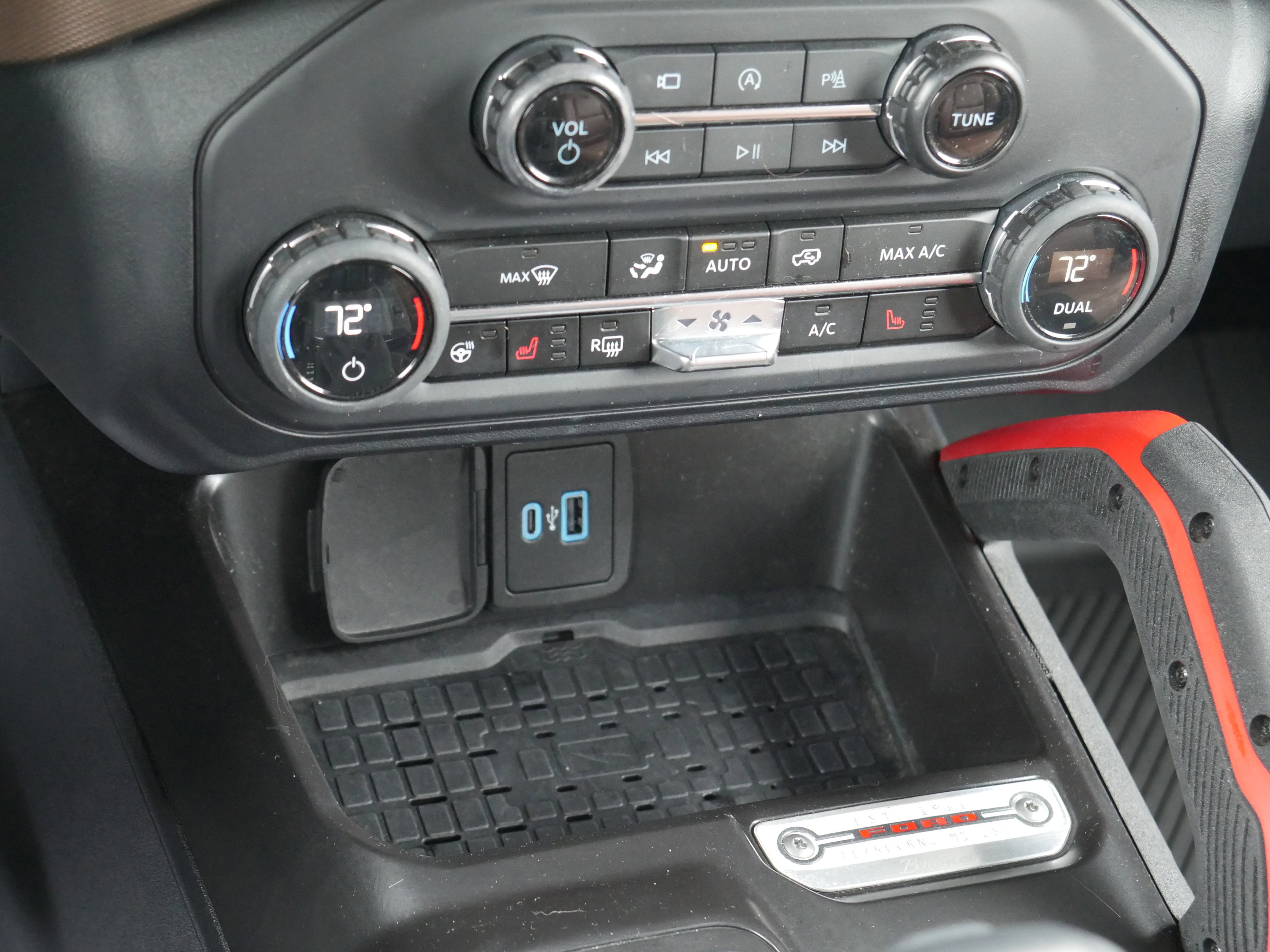 Certified 2024 Ford Bronco Heritage Edition image 23