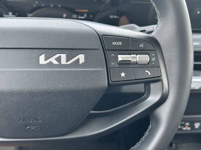 Used 2025 Kia K4 EX image 17