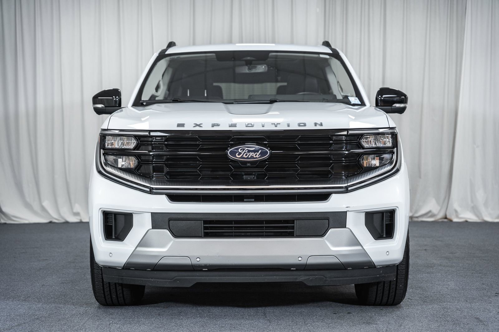 Certified 2025 Ford Expedition Max Platinum image 2