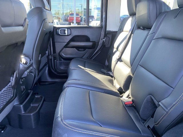 Used 2025 Jeep Wrangler Unlimited Sahara w/ Safety Group AWD/4WD image 11