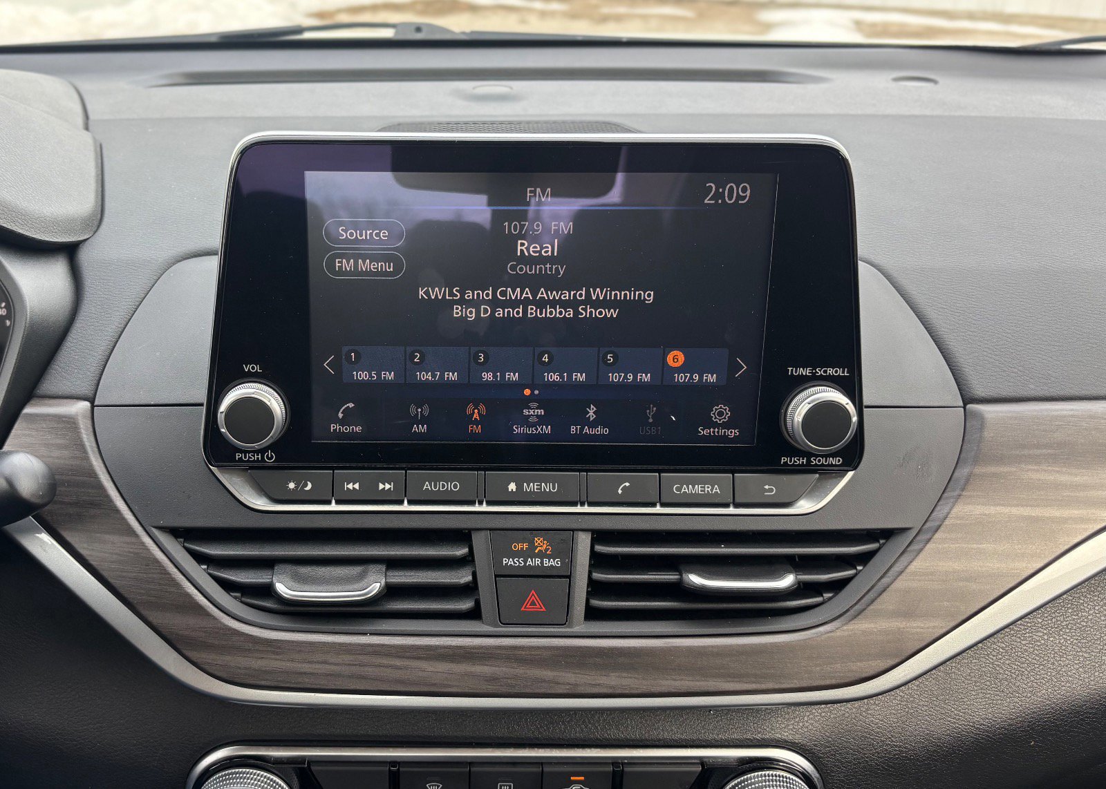 Used 2025 Nissan Altima 2.5 SV image 34