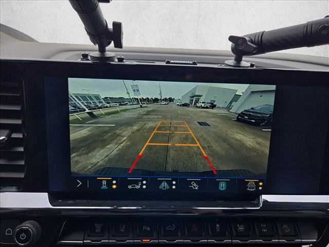 Used 2025 Chevrolet Silverado 2500 ZR2 w/ Technology Package AWD/4WD image 12