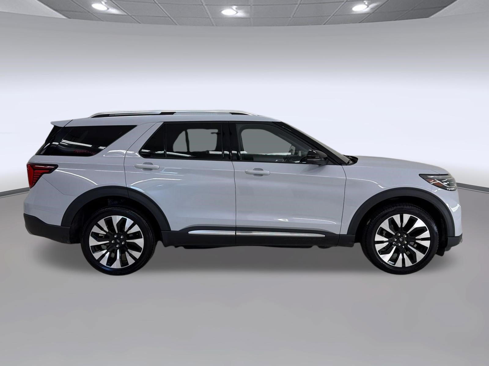 Certified 2025 Ford Explorer Platinum w/ LUX Leather Package AWD/4WD image 8
