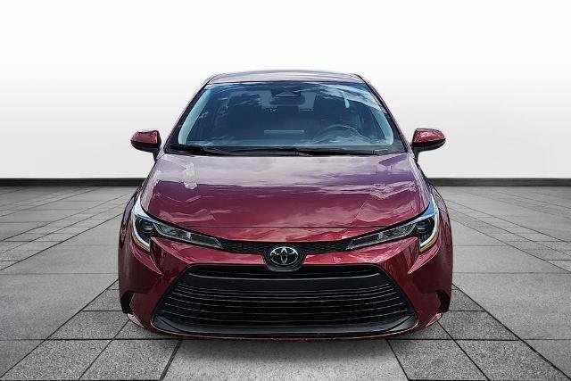 Used 2025 Toyota Corolla LE FWD image 2