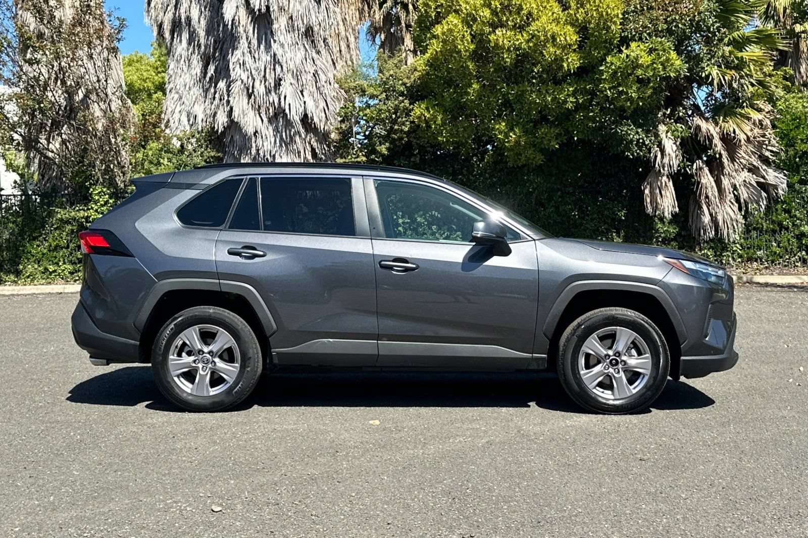 Used 2023 Toyota RAV4 XLE w/ Convenience Package AWD/4WD image 2