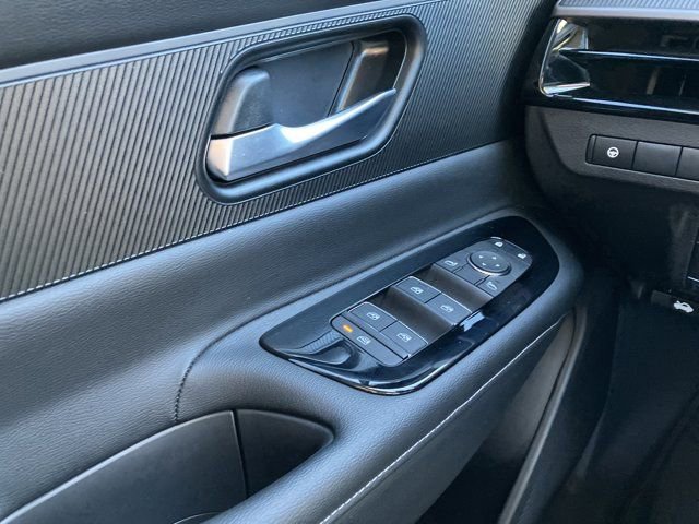 Used 2025 Nissan Murano SV image 22