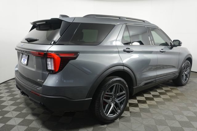 Certified 2025 Ford Explorer ST-Line w/ Premium Package image 3