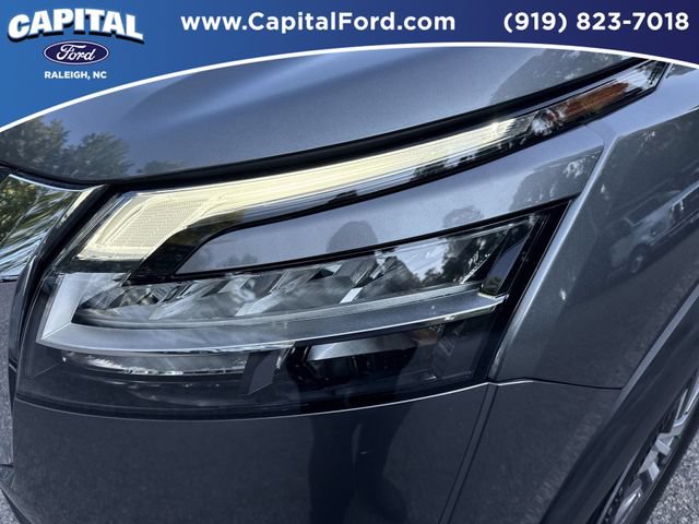 Used 2022 Nissan Pathfinder SL FWD image 11
