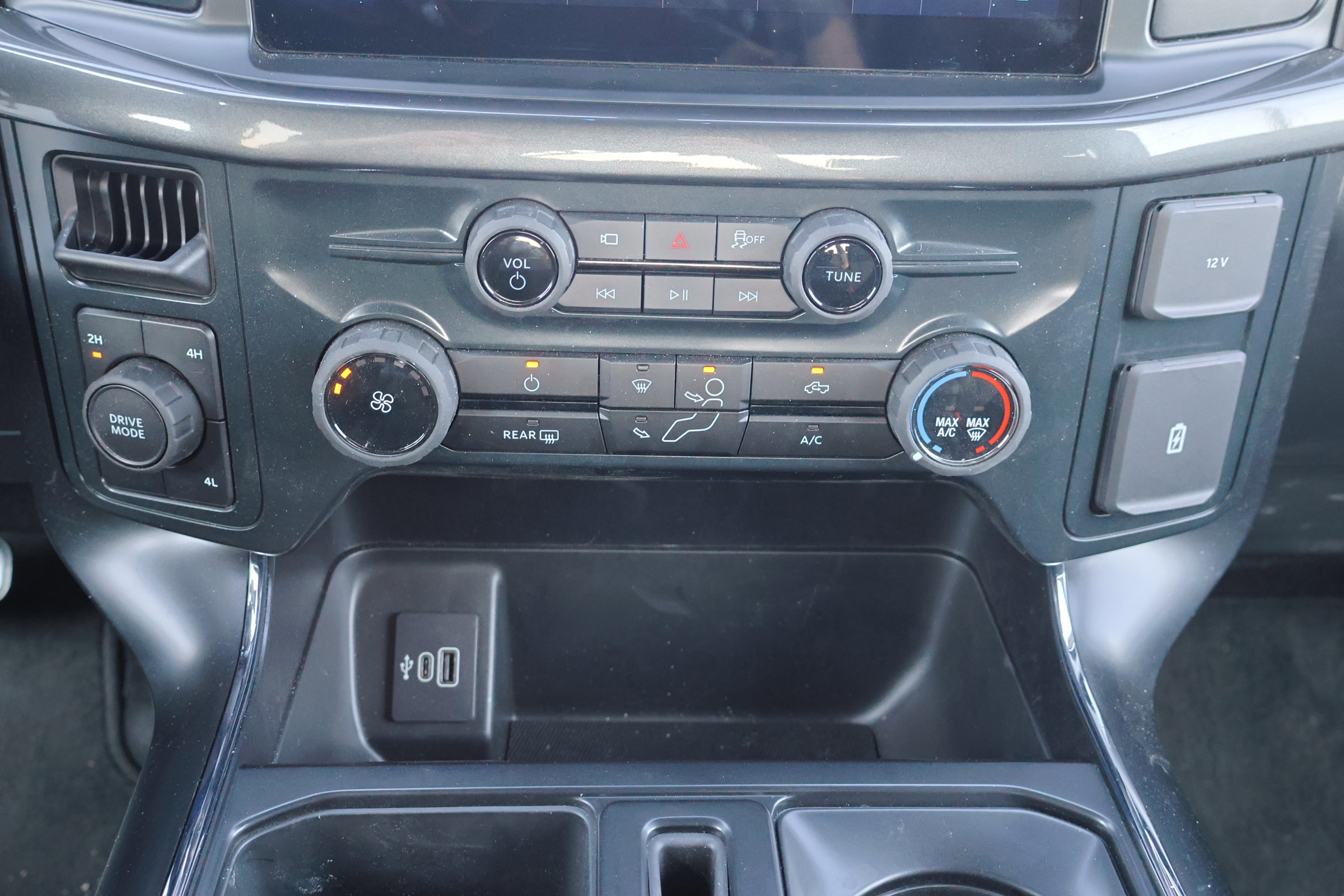 Certified 2025 Ford F150 STX w/ STX Black Appearance Package image 31