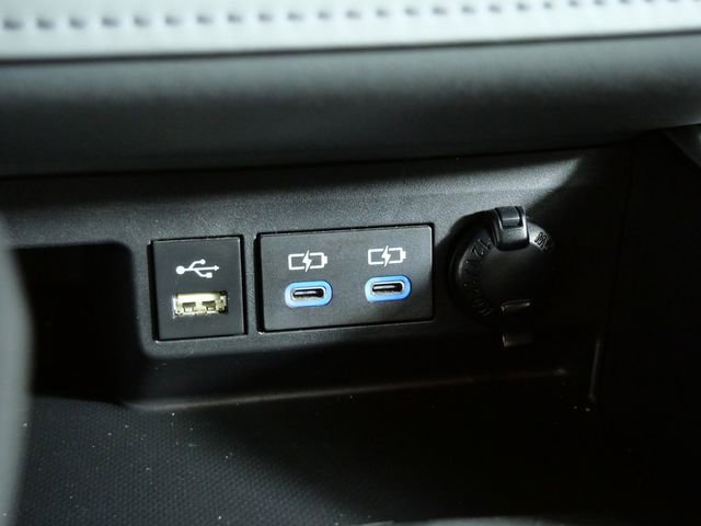 Used 2022 Toyota Highlander LE AWD/4WD image 23