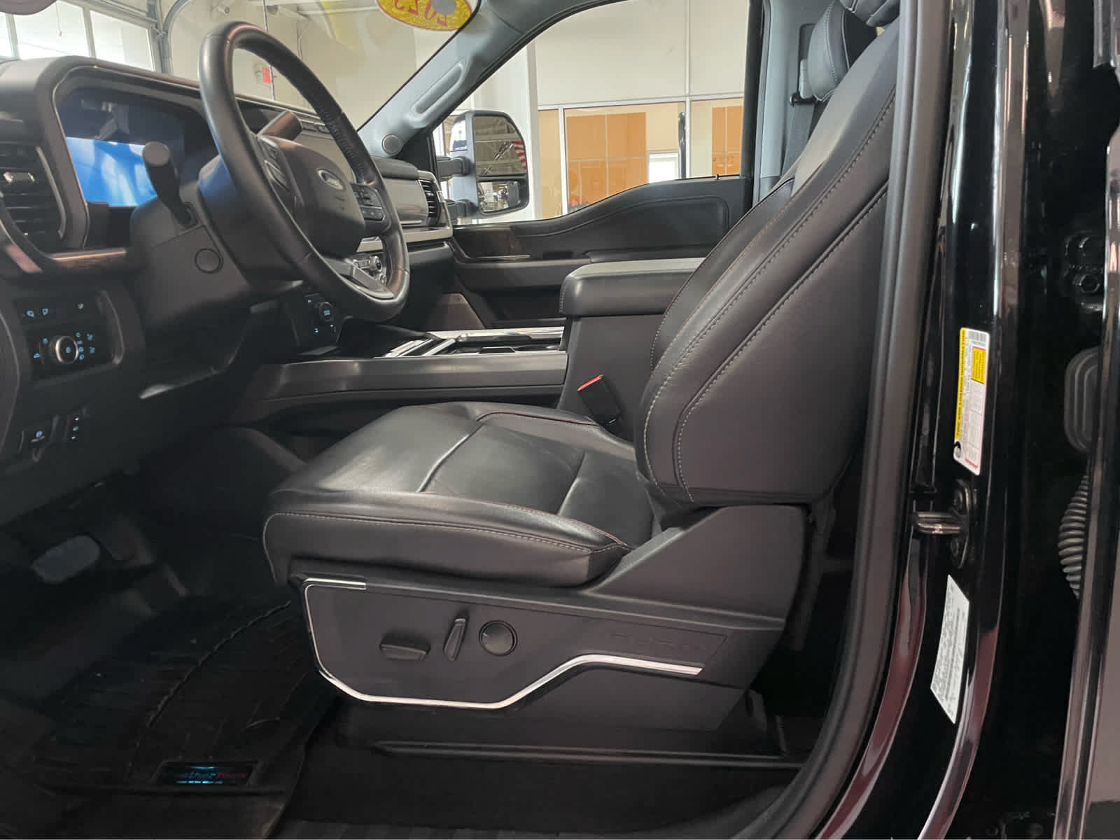 Certified 2023 Ford F250 Lariat w/ Lariat Ultimate Package AWD/4WD image 21