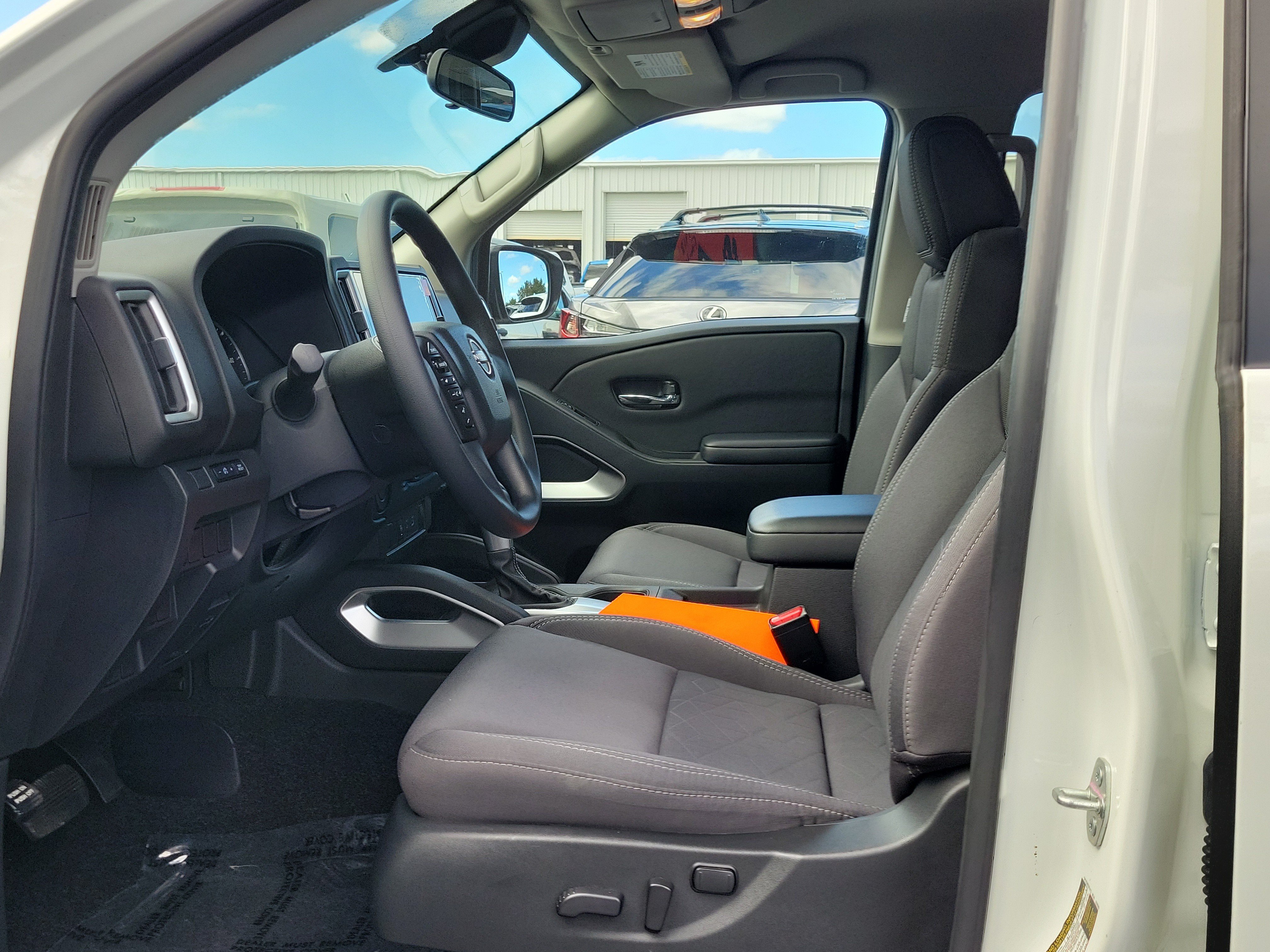 Used 2025 Nissan Frontier SV RWD image 19
