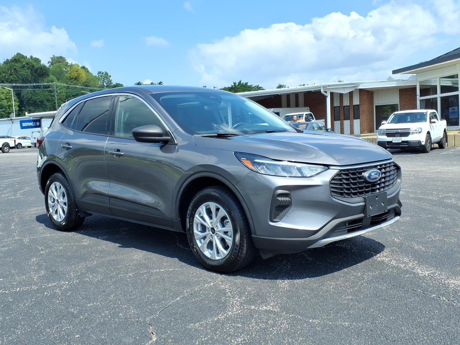 Certified 2024 Ford Escape Active AWD/4WD image 2