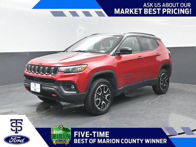 Used 2025 Jeep Compass Trailhawk AWD/4WD image 1