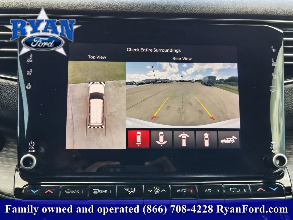Used 2023 Jeep Wagoneer L Series II w/ Convenience Group I AWD/4WD image 13