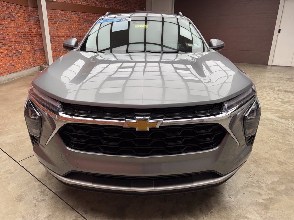 Used 2025 Chevrolet Trax LT w/ Driver Confidence Package FWD image 7