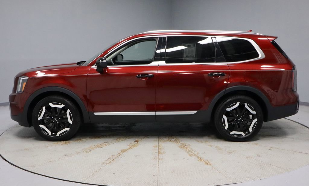 Used 2023 Kia Telluride EX w/ EX Captain's Chair Package FWD image 10