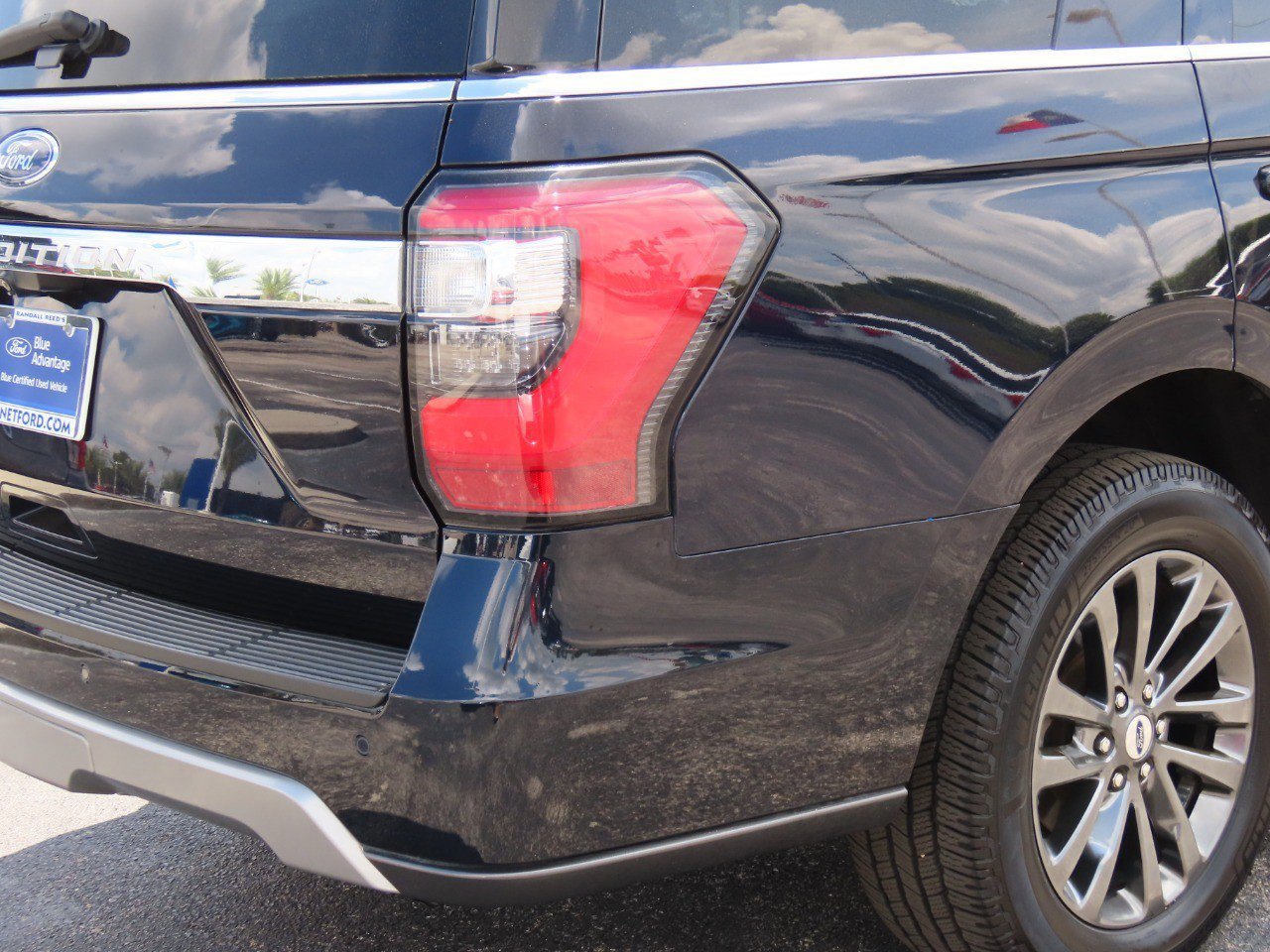 Certified 2021 Ford Expedition Limited image 12