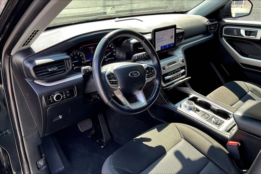 Certified 2023 Ford Explorer XLT w/ Class IV Trailer Tow Package image 13