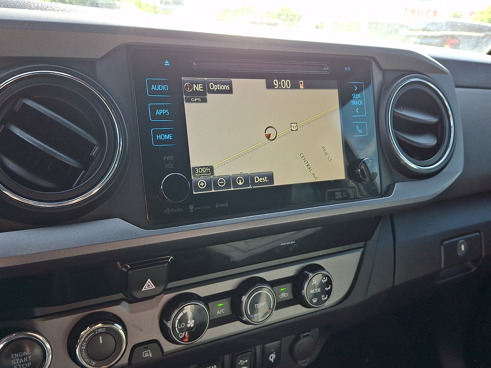 Used 2018 Toyota Tacoma TRD Off-Road AWD/4WD image 23