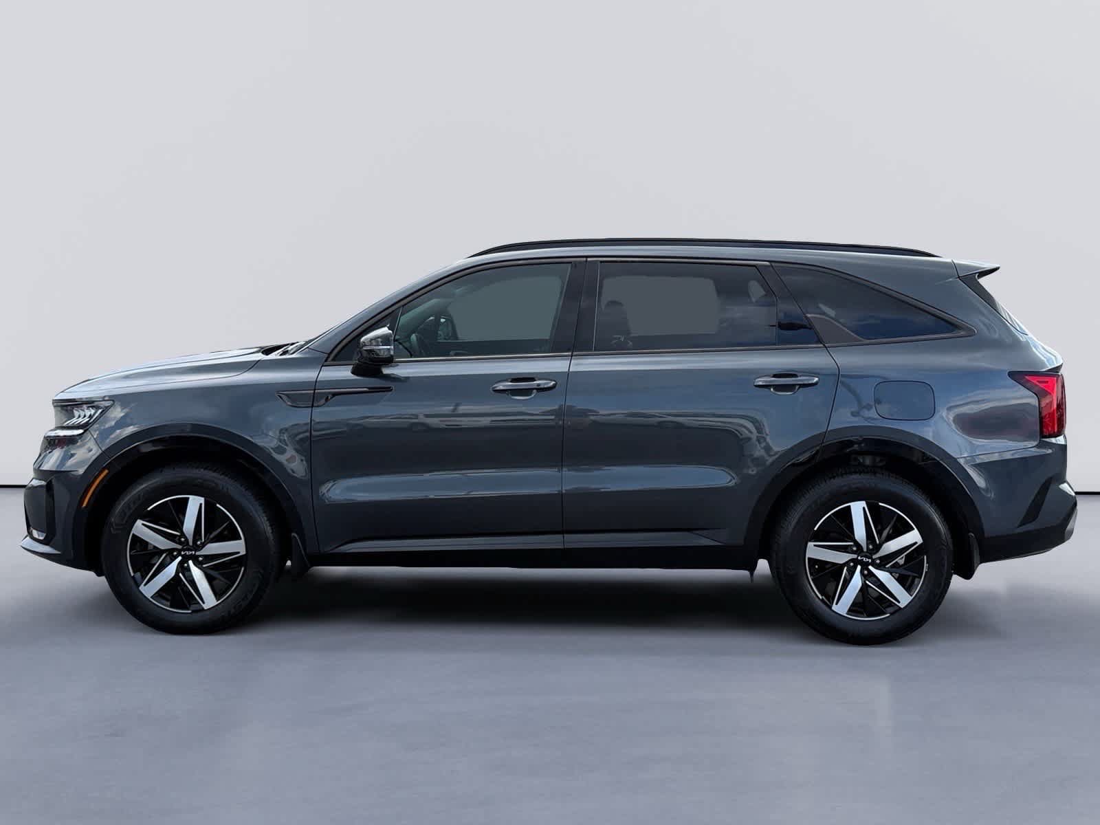 Used 2023 Kia Sorento S FWD image 2