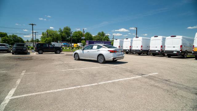 Used 2024 Nissan Altima 2.5 SV FWD image 4