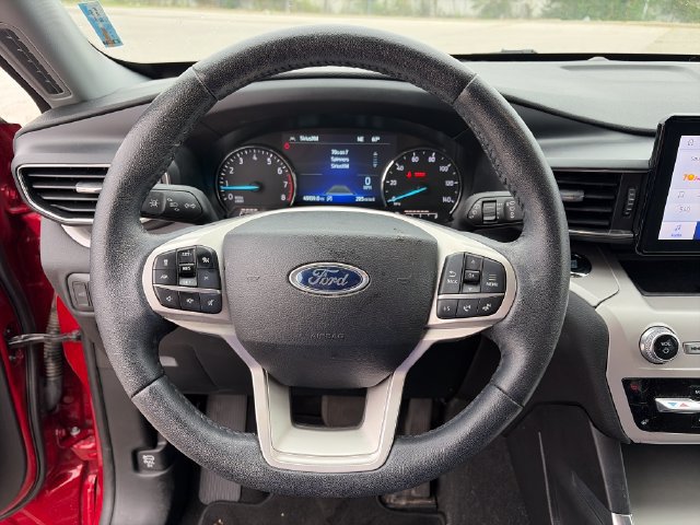 Certified 2024 Ford Explorer XLT w/ Equipment Group 202A AWD/4WD image 13
