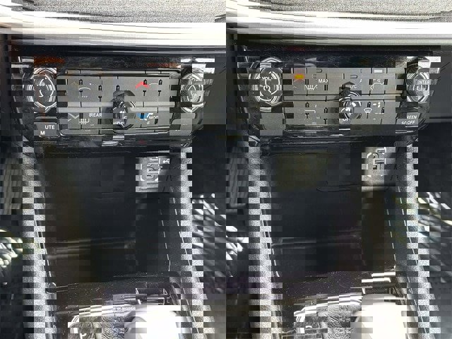 Used 2024 Jeep Compass Latitude image 12