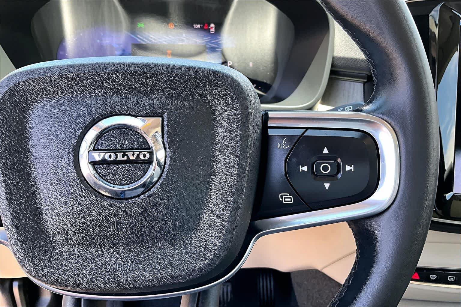 Used 2023 Volvo XC40 B5 Ultimate w/ Climate Package AWD/4WD image 25
