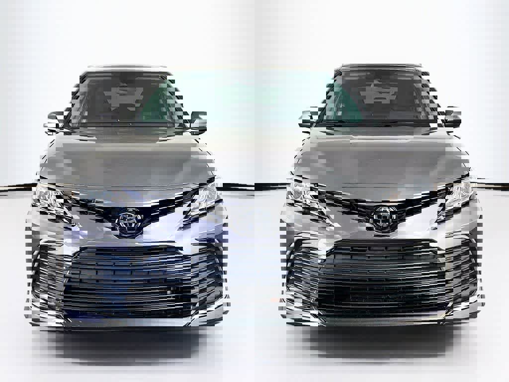 Used 2022 Toyota Camry LE image 6