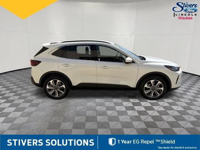 Certified 2023 Ford Escape Platinum w/ Premium Technology Package AWD/4WD image 5