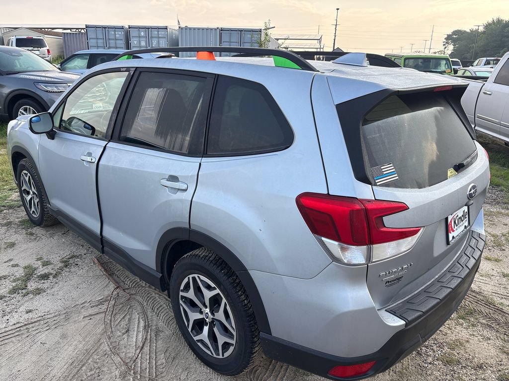 Used 2019 Subaru Forester Premium w/ All-Weather Package AWD/4WD image 12