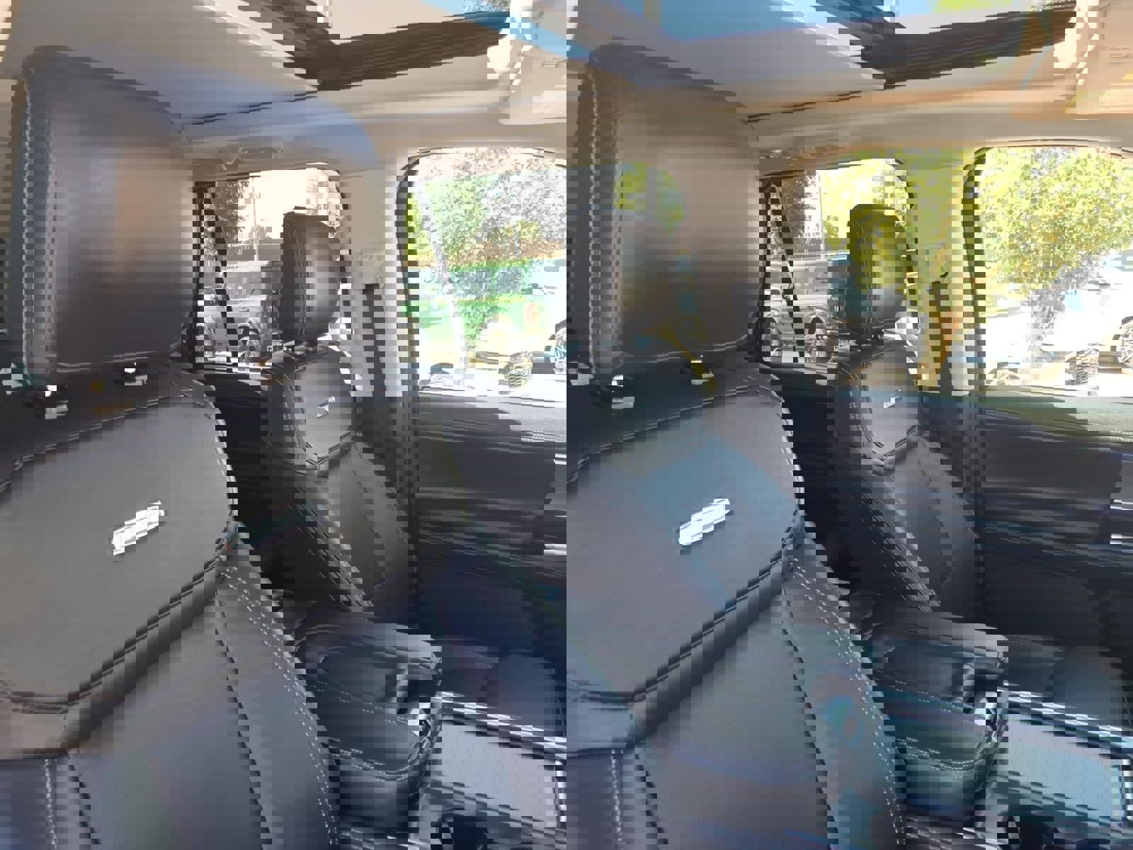 Certified 2025 Ford Expedition Platinum image 12