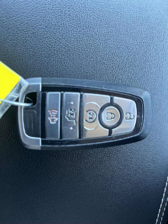 Certified 2024 Ford Edge Titanium AWD/4WD image 4