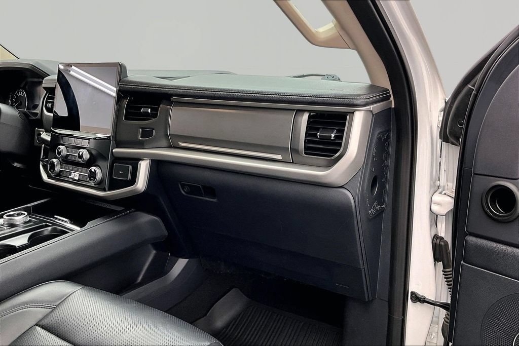 Certified 2024 Ford Expedition XLT AWD/4WD image 17