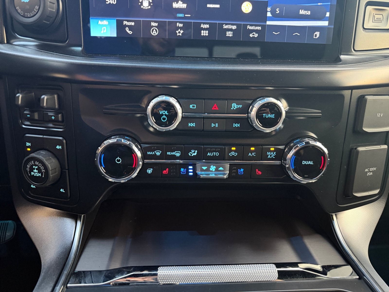 Certified 2025 Ford F150 Platinum AWD/4WD image 23
