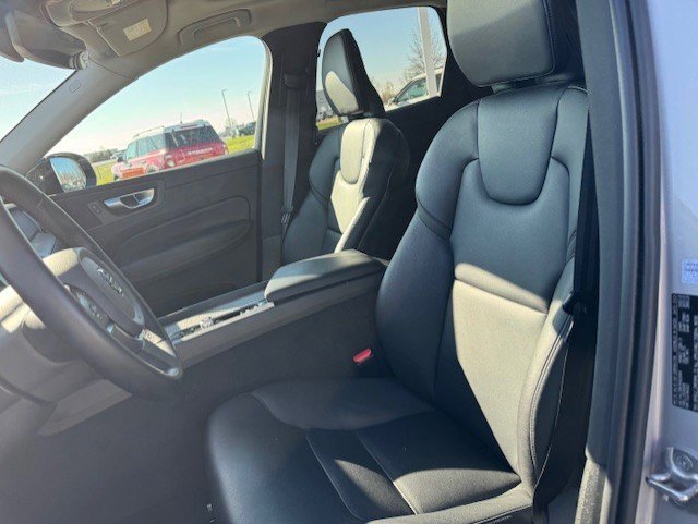 Used 2024 Volvo XC60 B5 Core image 13
