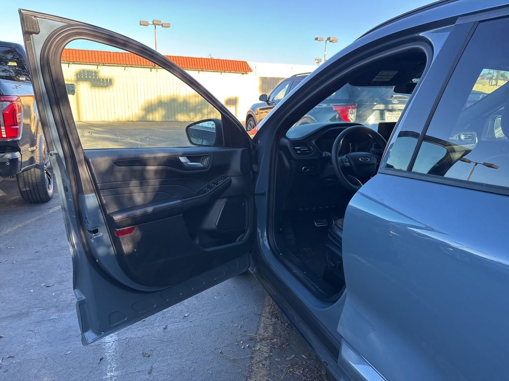 Certified 2023 Ford Escape ST-Line w/ Tech Pack #1 image 5