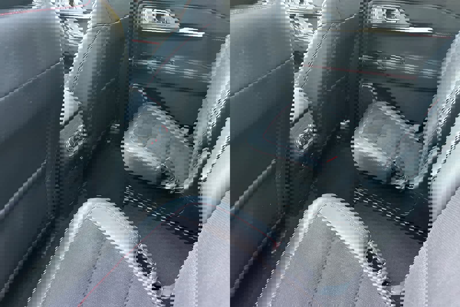 Certified 2025 Ford Explorer ST image 10