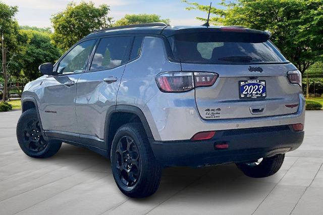 Used 2023 Jeep Compass Trailhawk AWD/4WD image 2