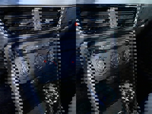 Used 2022 Volkswagen Taos SE image 20