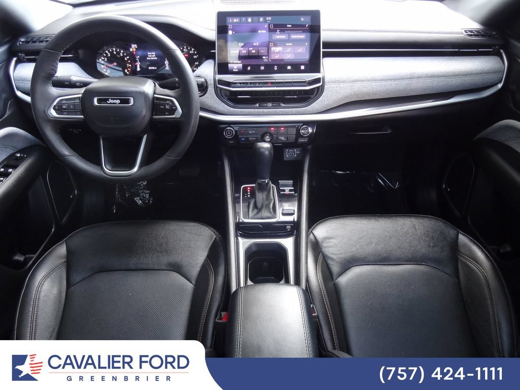 Used 2023 Jeep Compass Latitude w/ Sun and Sound Group AWD/4WD image 12