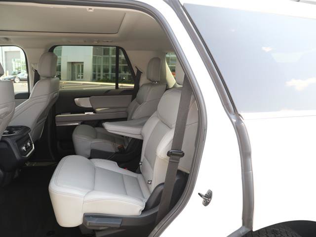 Certified 2025 Ford Expedition Active AWD/4WD image 27