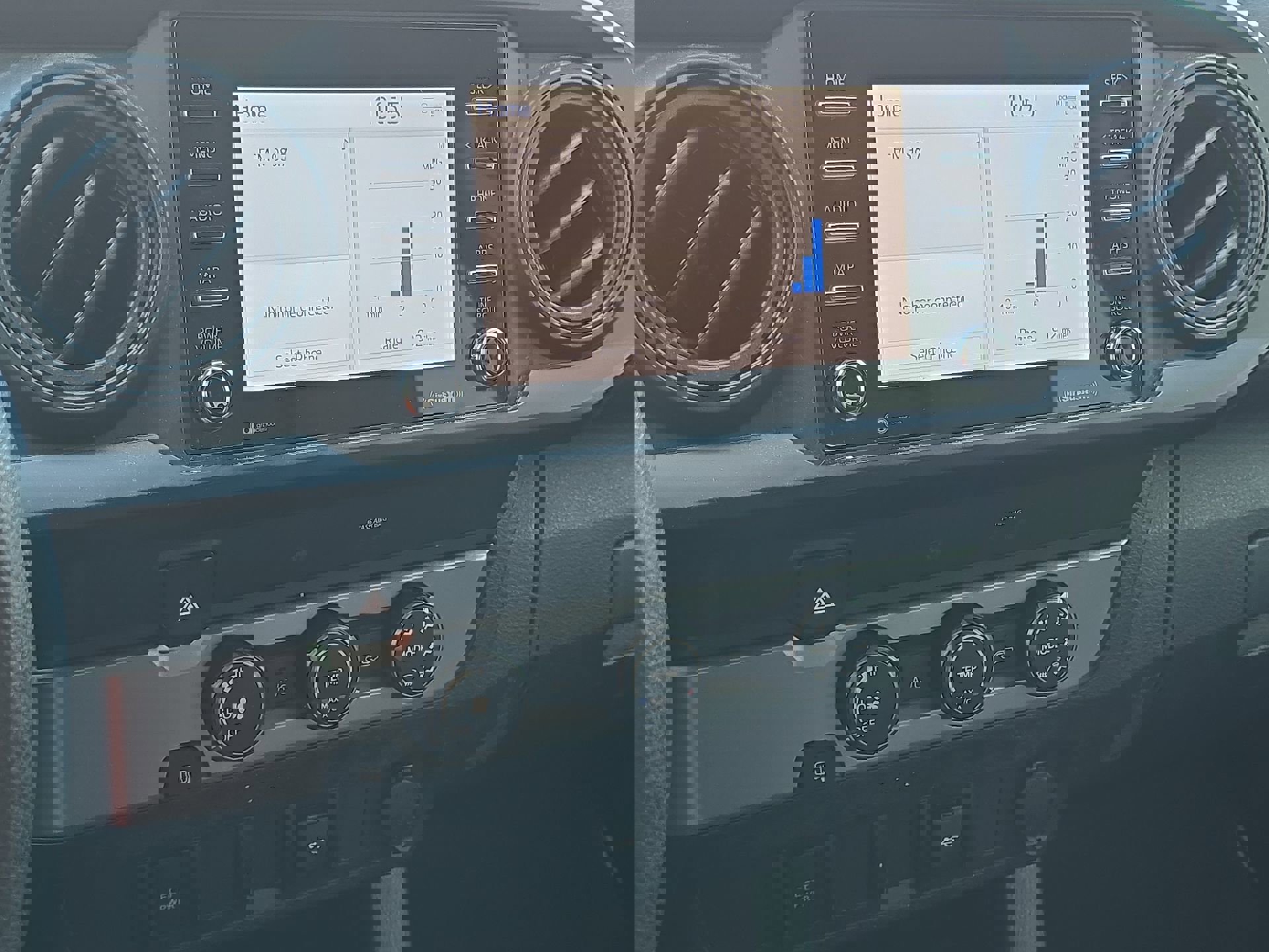 Used 2021 Toyota Tacoma SR w/ SR Convenience Package image 16