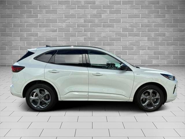 Certified 2023 Ford Escape ST-Line w/ Tech Pack #1 AWD/4WD image 4